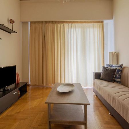 Sunny Apartment For 4 Ppl In Kerameikos Atenas Exterior foto