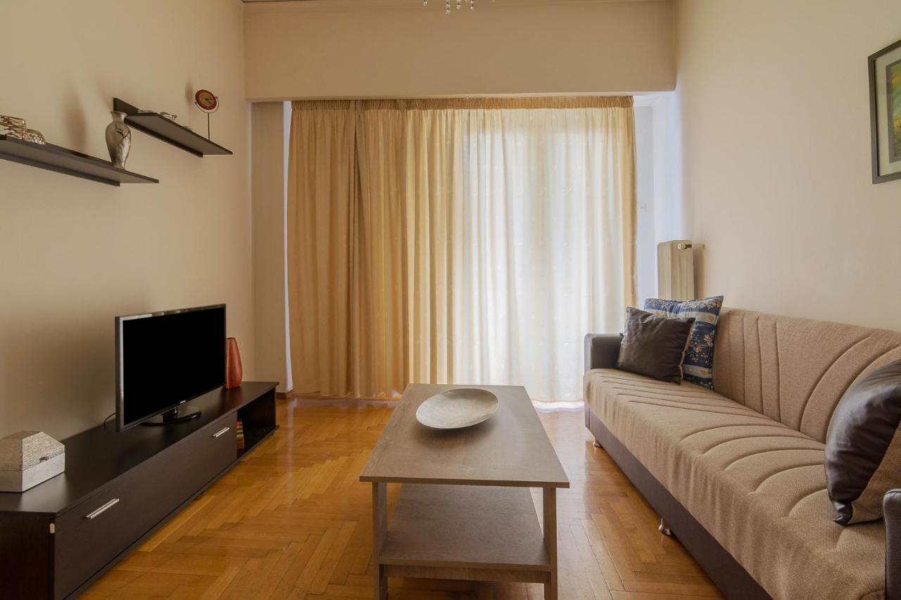 Sunny Apartment For 4 Ppl In Kerameikos Atenas Exterior foto