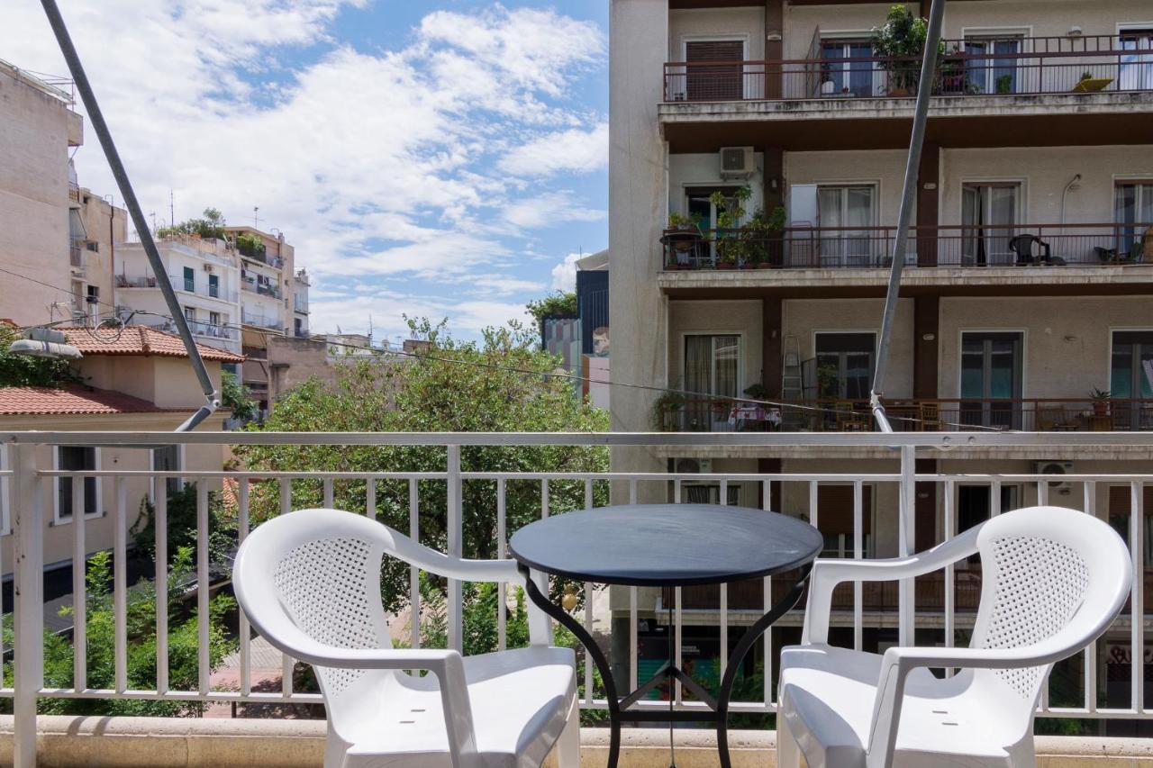 Sunny Apartment For 4 Ppl In Kerameikos Atenas Exterior foto