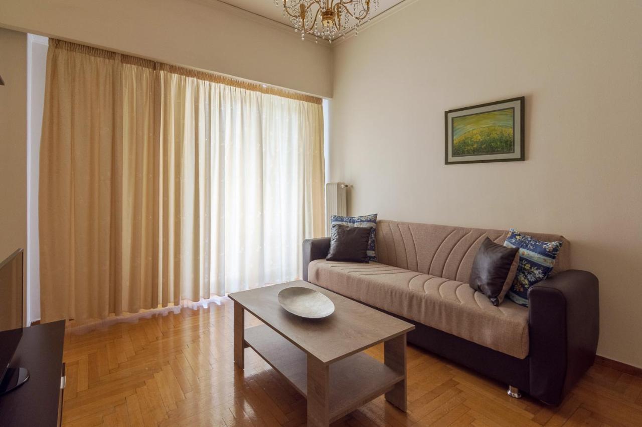 Sunny Apartment For 4 Ppl In Kerameikos Atenas Exterior foto