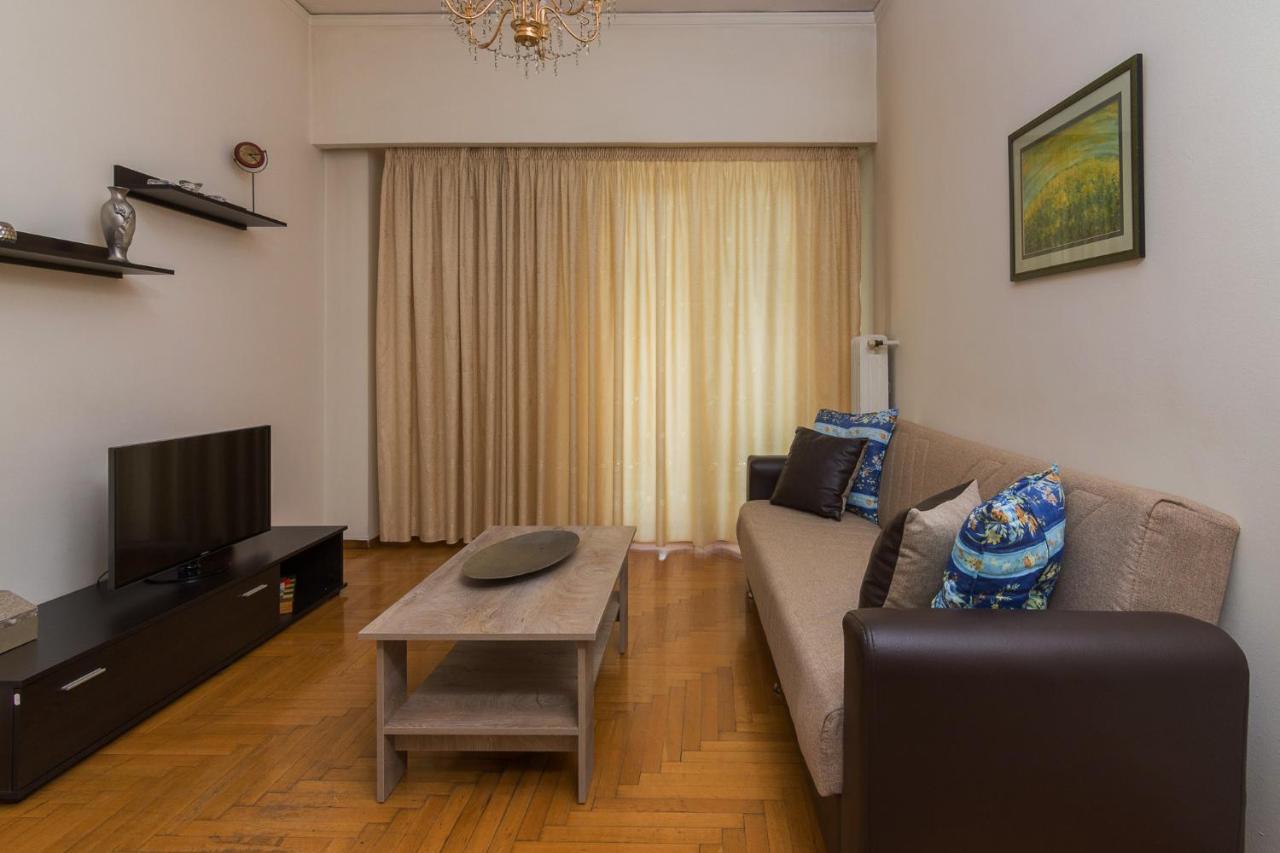 Sunny Apartment For 4 Ppl In Kerameikos Atenas Exterior foto